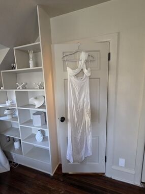 Just Bee Queen White Twist-Shoulder Maxi Dress